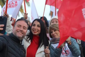 Karla Rubilar Instagram - Hoy iniciamos oficialmente la campaña a primarias para convertirme,si Dios quiere y la voluntad de nuestros vecinos y vecinas de #PuenteAlto, en la primera mujer electa alcaldesa. Continuaremos  con el legado de progreso que ha tenido la comuna en los últimos 20 años y con el mismo sello social de nuestro alcalde @germancodinapowers, pero ahora con fuerza de mujer 💪🏼 ¡Súmate y sigamos #SoñandoAlto!