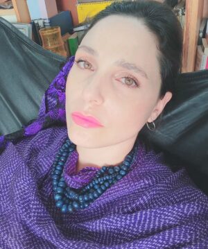 Karla Cossío Instagram - El rebozo de mi madre me abraza