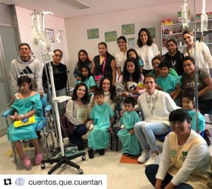 Karla Cossío Instagram - Tengamos todos en nuestras oraciones a estos pequeños y a sus familias. Son un ejemplo de valentía y fuerza.

Gracias @cuentos.que.cuentan por la invitación.