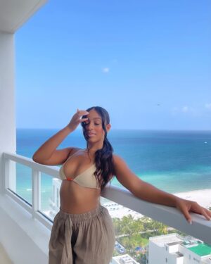 Karma Bridges Instagram - Summer loving