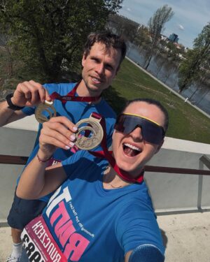 Karolína Muchová Instagram - In Prague, speed was secondary; what mattered was the journey we embarked on together with @rwttc. Our goal transcended personal achievements, aiming to give every child the joy of the race and the liberating rush of the wind. Though the marathon tested our limits, it ended in a triumph of collective will, where every runner, every stride, marked a victory. A memorable half marathon for all, powered by heart. @runczech