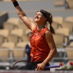 Karolína Muchová Instagram – All smiles for the semifinals 😀
📸 @julien.crosnier @philmontigny / @fftennis
#RolandGarros