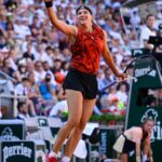 Karolína Muchová Instagram – Czech mate 🇨🇿

@karolinamuchova upsets No.8 seed Sakkari in straight sets!

📸 @julien.crosnier / @fftennis 

#WTA #Tennis #RolandGarros