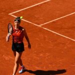 Karolína Muchová Instagram – Czech mate 🇨🇿

@karolinamuchova upsets No.8 seed Sakkari in straight sets!

📸 @julien.crosnier / @fftennis 

#WTA #Tennis #RolandGarros