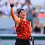 Karolína Muchová Instagram – Czech mate 🇨🇿

@karolinamuchova upsets No.8 seed Sakkari in straight sets!

📸 @julien.crosnier / @fftennis 

#WTA #Tennis #RolandGarros