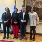 Karol Cariola Instagram - 🔴1ER SINDICATO DE TRABAJADORAS PORTUARIAS DE CHILE 👏🏼 Hoy junto al diputado y presidente de la comisión de Trabajo, @luiscuellodiputado , nos reunimos con la directiva del primer Sindicato de Trabajadoras Portuarias del país y el único de la región de Valparaíso, de la empresa Ultraport. 🌊🚢 👉🏼 Instancia en la que pudimos conocer y escuchar algunas de sus principales demandas, en torno a las dificultades que enfrentan en el sector portuario debido a la discriminación y la falta de capacitaciones en materia de género. Nos pusimos a disposición para trabajar de forma conjunta y poder abordar estas problemáticas desde lo legislativo. 🙌🏼
