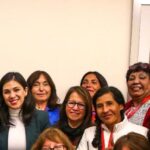 Karol Cariola Instagram - Mesa Regional de Mujeres de la Pesca Artesanal y Actividades Conexas de la región de #Valparaíso 🎣🌊 Este martes aproveché el almuerzo para compartir y reunirme con las delegadas de la Mesa Regional de las Mujeres del Mar y Actividades Conexas de la región de Valparaíso, espacio de organización ya lleva dos años articulando a la la diversidad de trabajadoras del mar de las caletas de la V región. Pude escuchar sus diferentes necesidades y preocupaciones en torno al reconocimiento de otras actividades conexas como la de las algueras, que hoy no son reconocidas por la @subpescacl , además de ampliar la cobertura de las bonificaciones en tiempos de veda, entre otras demandas que tienen como gremio. Desde la presidencia de la Cámara de @diputadasydiputadoscl me comprometí a buscar todos los caminos posibles para empujar las acciones que se requieran y que estén en nuestras manos, además del seguimiento de la tramitación de la Ley de Pesca para que incorpore el enfoque de género🟣