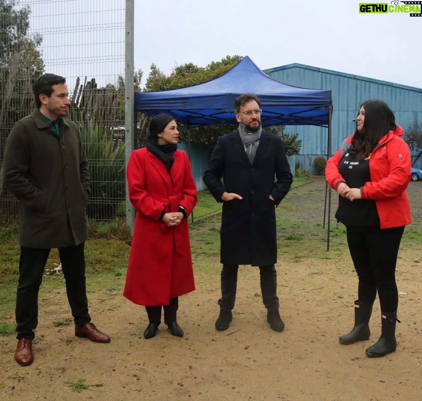 Karol Cariola Instagram - Hoy visitamos al club @ugn_oficial en el sector de Glorias Navales en Viña del Mar junto a @tomascovacich , seremi de Bienes Nacionales y @karolcariolaoliva , presidenta de la Cámara de Diputadas y Diputados para avanzar en gestiones en beneficio de la organización. #UnionGloriasNavales #Deporte #ViñadelMar #Diputado #TomasDeRementeria