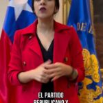 Karol Cariola Instagram - Se rechaza la censura a la mesa, presentada por la bancada del Partido Republicano. Agradezco a cada uno y cada una de mis colegas por la confianza depositada en la mesa y también a quienes han decidido darnos una oportunidad, ya que una censura presentada a 24 horas de haber asumido, claramente no tiene sustento. También quiero agradecer a cada persona que me ha hecho llegar sus cariños y felicitaciones. Seguimos trabajando, no hemos tenido ninguna pausa, se nos viene una agenda legislativa muy activa esta semana. Hoy acabamos de aprobar el proyecto de ley para la reconstrucción de viviendas y reactivación económica en la #QuintaRegión producto de los incendios; mañana votaremos el proyecto que amplia la dotación de La Policía Marítima de la @armada_chile para tener más herramientas que nos permitan combatir otra frontera del crimen organizado, y además, veremos la ley corta de Isapres y fortalecimiento de @fonasachile . Continuaremos trabajando por las causas que realmente son importantes para la ciudadanía.