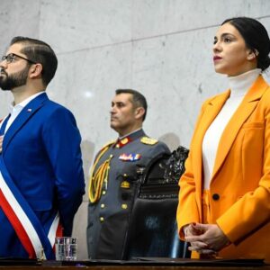 Karol Cariola Instagram - #CuentaPúblicaPresidencial 🇨🇱

Hoy recibimos al Presidente de la República @gabrielboric en el Salón de Honor de nuestro Congreso Nacional junto al @senadorjosegarciaruminot como anfitriones de esta tercera Cuenta Pública del @gobiernodechile 

☝🏽 En su discurso, el presidente ha dado cuenta de políticas públicas aprobadas en la Cámara de Diputadas y Diputados y en el Senado, como la Ley de 40 horas laborales, el aumento del Salario Mínimo y la Ley de Pago de Pensiones de Alimentos, que impactan positivamente y de manera directa en la vida cotidiana de las familias de nuestro país.

Aún queda mucho por hacer, por eso como Congreso concordamos prioridades en seguridad pública y económica, pero también en materia social. Valoro lo anunciado por el presidente en respuesta a demandas históricas de derechos sociales en materia de salud integral, equidad salarial, pensiones, educación, cuidados, derechos de las mujeres, inicio del sistema nacional de cuidados, entre otros…

📸 Bajo el lente de @pablo_ovalle_isasmendi