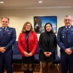 Karol Cariola Instagram - Reunión con el Comandante en Jefe de la FACH 👨🏼‍✈️🇨🇱✈️ 📝 Esta mañana sostuve una reunión de trabajo con el Comandante en Jefe de la Fuerza Aérea de Chile, Hugo Rodríguez, con quien discutimos diferentes materias de común interés como continuar el trabajo ya iniciado para empujar la destinación de viviendas FACH a comités de vivienda de la comuna de #Conchalí 👉🏼 También abordamos la situación geopolítica de la Antártica y la decision de Chile de garantizar que siga siendo un continente dedicado a la ciencia y no a la explotación comercial📍