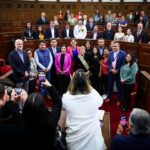 Karol Cariola Instagram - Celebramos la condecoración «Simón Bolivar a la Integración Latinoamericana» a nuestra ex Presidenta Michelle Bachelet, quien recibió la máxima distinción que entrega el @parlamentoandino por su importante contribución para la cooperación en la región 👏🏽 Como Presidenta de la Cámara de @diputadasydiputadoscl , quiero destacar también la celebración en nuestro país de las sesiones de este importante organismo interregional, encabezado por su presidenta @yolibertadora , que se enfocaron en el combate conjunto contra el crimen organizado. Esperamos contribuir a la armonización de nuestras legislaciones en materia de seguridad.
