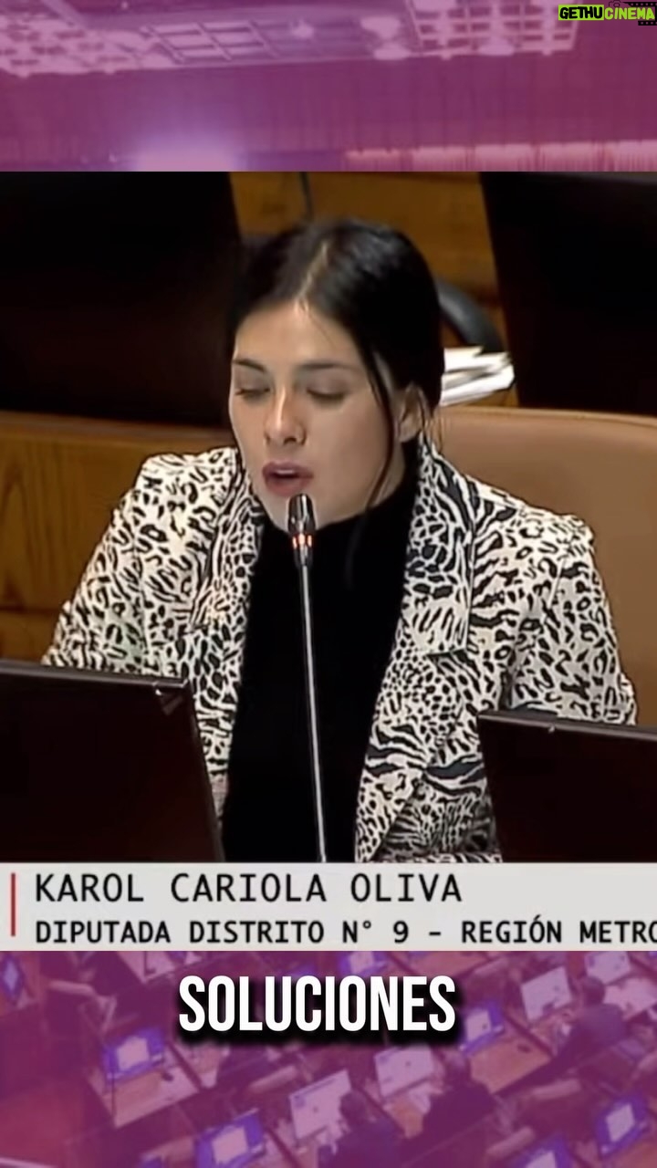 Karol Cariola Instagram - 🔴Fondo de Emergencia por Incendios 📢 Este martes desde la Cámara de @diputadasydiputadoscl despachamos por unanimidad el proyecto de Ley que permite la creación de un Fondo de Emergencia Transitorio por Incendios de 800 mil millones de pesos para enfrentar los efectos y necesidades causadas por los incendios de la V región. 👉🏼 Las necesidades de reconstrucción no solamente están acotadas a la región de Valparaíso, hay regiones que también han tenido otro tipo de catástrofes. Es por eso que hago un llamado a reconsiderar otras medidas de recaudación como el Impuesto a los Súper Ricos, que hoy está en el Senado, para que quienes más tienen pongan de sus recursos para la reconstrucción de nuestro país.