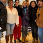 Karol Cariola Instagram - 📣 Mesa Regional de mujeres de la Pesca Artesanal de Valparaíso 💜 👉🏼 Esta mañana, estuve presente en este encuentro regional de mujeres de la pesca artesanal y sus actividades conexas, espacio de organización que cumple dos años agrupando a la diversidad de trabajadoras del mar de la región de Valparaíso y que hoy reconoció a sus delegadas por cada caleta👏🏼 Quienes, además, celebran un año de la conformación de la Corporación Regional de Trabajadoras de la Pesca Artesanal “Mamá Cocha”, desde donde se han articulado para lograr no solo visibilizar su actividad en un rubro tradicionalmente masculino, sino también levantar sus propias demandas 🙌🏼 Como representante la Cámara de @diputadasydiputadoscl , entregué mi compromiso por el avance de una Ley de Pesca que incorpore la perspectiva de género, es fundamental que desde la institucionalidad nos pongamos también al servicio de las mujeres y trabajadoras del mar 🌊.