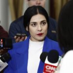 Karol Cariola Instagram - De manera unánime decidimos suspender la semana distrital para acelerar los proyectos de seguridad. Hoy y mañana sesionaremos en las comisiones unidas de constitución y seguridad, tramitando el proyecto de ley que establece las reglas del uso de la fuerza, también sesionó la comisión de defensa que continuó la tramitación de la ley de inteligencia. Desde la Cámara de Diputadas y Diputados estamos disponibles para contribuir en cuanto a lo legislativo y esperamos que se pueda actuar en unidad.