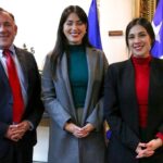 Karol Cariola Instagram - Reunion de trabajo junto a la Subsecretaria General de Gobierno @nikicardoch @subsecretariasegegob 📢 Esta tarde, junto al vicepresidente Eric Aedo @ericaedojeldres recibimos a la Subsecretaria General de Gobierno, Nicole Cardoch, con quien abordamos los diferentes desafíos de la agenda legislativa que continuaremos impulsando desde la Camara de @diputadasydiputadoscl ❤️
