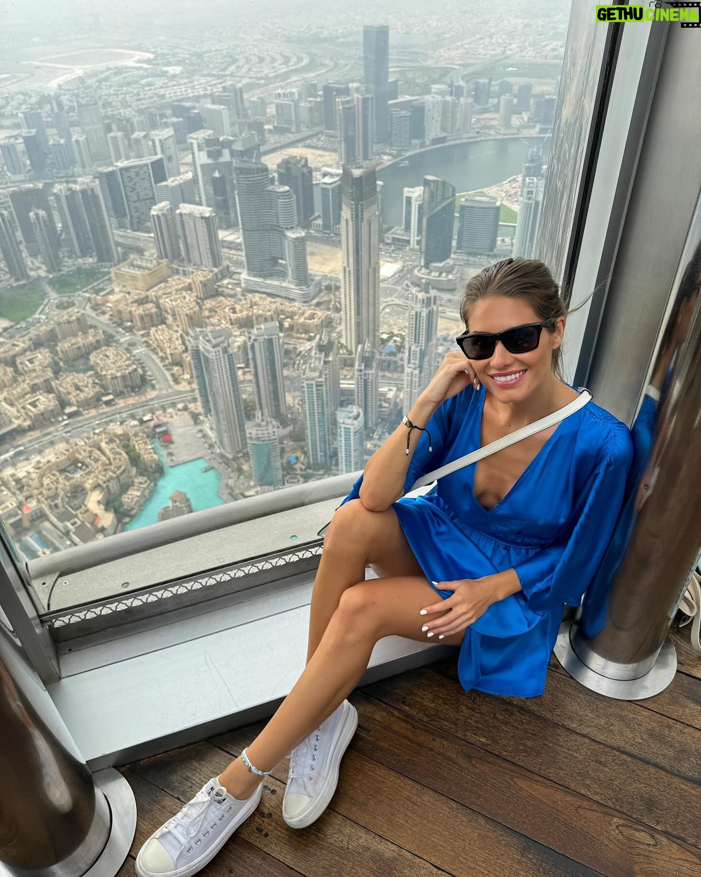Karolína Kokešová - 1.5K Likes - 12 hodin v Dubaji 🇦🇪👯♀️☀️
#mamacita #dubai #uae