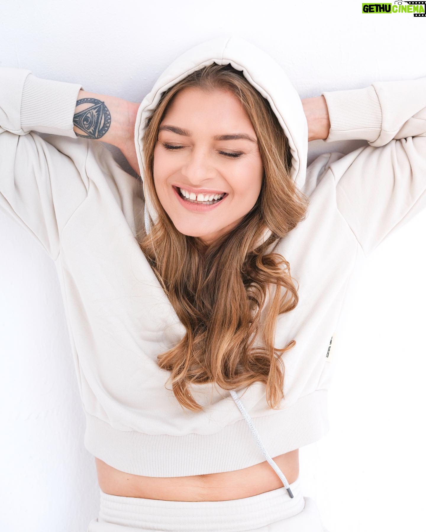 Karolina Muller Instagram - What’s your favorite streetwear brand? One of my latest discoveries is the high quality and very cozy @zombiedashbrand made in Poland, I just love what they offer for the entire family. These photos were taken during my visit to Warsaw by an amazing photographer @dawidowiczphoto with whom was a true pleasure working at a beautiful wear-house studio. Make up and hair were done @ksisters_salon @st_ilo.cosmetology_visage Do you like streetwear brands? Which one is your favorite? Comment on... . . . . . #poland #fashion #polishbrand #ootd #photographylovers #wspierampolskiemarki #polskamarka #me #photography #beautyphotography #polskiprodukt #polishgirl #photooftheday #madeinpoland #rękodzieło #photo #polskaprodukcja #polskadziewczyna #polskamarka #zombiedash #zombiedashbrand #zombiedashcrew #moda #celebritystyle #fashionstyle #actor #model #celebrity #karolinamuller #karolinamullerofficial @karolinamullerofficial