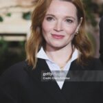 Karoline Herfurth Instagram - Ich habe gestern dem @medienboard einen Scheck zurückgebracht für @wunderschoen_film und einen abgeholt für @wunderschoen_film No. 2 🧚🏻‍♀️✨