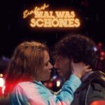 Karoline Herfurth Instagram – Einfach mal ins Kino gehen. 🍿
Einfach mal was Schönes läuft jetzt im Kino.

#einfachmalwasschönes #warnerbrosde