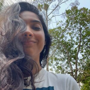 Karthika Muralidharan Instagram - A 24hour pit stop at grandma’s and my morning already giving me vibez
~ morning gardening clothes on 
~spotted something super blue 
~ saved the butterfly from a tree spider web , thereby starving the spider , but we all got obvious biases now don’t we 
~ harvested tapioca 
~ spent two minutes getting jealous of Sundari basking in the sun 
~ till I decided to be that Sundari coz YOLO bitchez

I also Friday like my 63 year old father at 27 , so who is really winning here huh? huh?
Commnt me biloww guyss