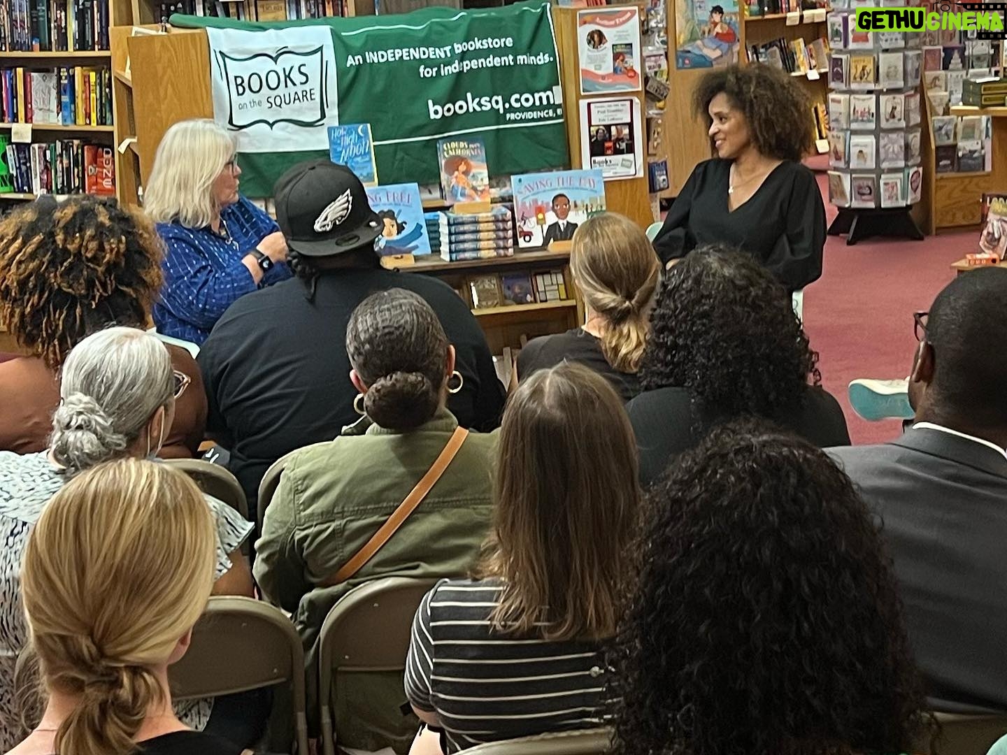 Karyn Parsons Instagram - Thank you, @booksonthesq , #FrancesMartindale, and everyone who showed up and helped make last night’s #CloudsOverCalifornia 📘⛅️🛼🌴🥰celebration a truly memorable evening! #booksonthesquare #middlegradefiction
