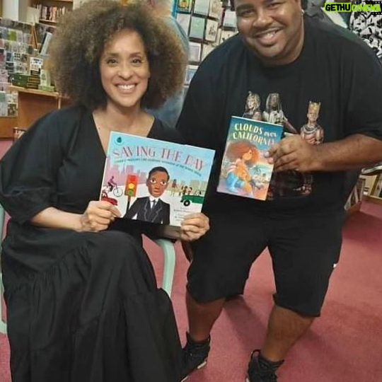 Karyn Parsons Instagram - Thank you, @booksonthesq , #FrancesMartindale, and everyone who showed up and helped make last night’s #CloudsOverCalifornia 📘⛅️🛼🌴🥰celebration a truly memorable evening! #booksonthesquare #middlegradefiction