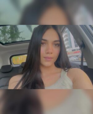 Kashish Rai Instagram - Khamoshi aur Shor ko takrane do..
Isi Kashmakash ko Dil dhadkane do..🤍
#musings 
.
#live #love #laugh