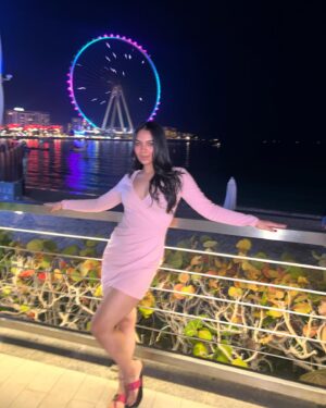 Kashish Rai Instagram - A wanderer.., A wonderer..!💗
.
#live #love #laugh