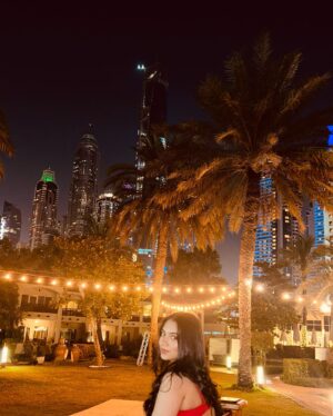 Kashish Rai Instagram - Every time I see my previous vacation pictures, I plan another trip. Does that happen to you too?😅
.
#live #love #laugh