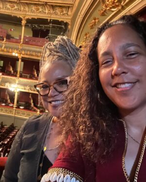 Kasi Lemmons Instagram - Shared a box seat with GPB at the Costa Rica Festival de Cine Africana y de la Diáspora Africana. Such an honor to have our work featured with African and African descendant filmmakers from around the world. We are a powerful artistic force!! Big thanks to festival director, Carol Britton González and the Ministry of Culture of Costa Rica for this fabulous invitation!!❤️👊🏽 #harriet #thewomanking #iwannadancewithsomebody