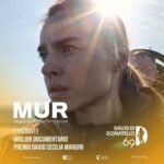 Kasia Smutniak Instagram – Sono molto emozionata per questa nomination ai @premidavid .
Siamo partite con un idea ben precisa in testa , che è stata sconvolta dagli avvenimenti del momento , la guerra in Ucraina , l’impossibilità di raccontare una storia che non voleva essere raccontata, l’’emotività che ha prevalso sul racconto dei fatti .. È stato un percorso fatto di cose , grandi cose , almeno per me . Sono felice che MUR sia stato visto , ascoltato e capito da tanti . Sono stata fortunata , fin dall’inizio , di fare questo percorso con delle donne straordinarie , forti , fortissime , le donne che cercano di farsi forza a vicenda . Penso che la forza di questo racconto è proprio lì . Nella forza collettiva , che non è fatta di grandi gesti , ma di piccoli gesti quotidiani , di dubbi e incertezze , di fragilità che ci rafforzano invece che dividerci . Per me è già una vittoria . Grazie a tutte le persone che ci hanno votato fino ad ora .
Comunque leggere Cacia Sbuttniak  tra le cinquine dei David di quest’anno è stato un momento indimenticabile ✊✊✊✊
#MUR #murdocumentario @ziamare @if.alias @laura.paolucci_ #eleonorasavi @fandango_official #institutoluce 

In bocca al lupo ai tutti i candidati di quest’anno !