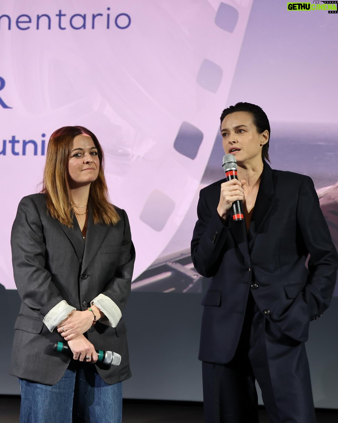 Kasia Smutniak Instagram - „MUR „ Miglior Documentario 2024 #cinemadreale Nastri d’Argento @nastridargento @fandango_official @fandango.sales #lucecineccita * @loropiana #loropiana #adv @fosforopress @gloriaripamonti @leonardo_puccini_photos #SNGCI