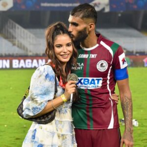 Kasturi Chhetri Instagram - For all the hard work, sacrifices, blood, sweat and tears that the world doesn’t see. 

You did it and I couldn’t be more proud of you and the entire team 💚❤️

CHAMPIONS OF INDIA 🛡️ 

#joymohunbagan