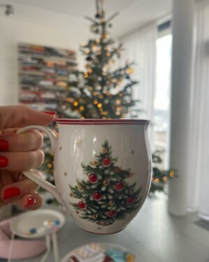Katarína Štumpfová Instagram - Mali sme byť dnes na Luskáčikovi, namiesto toho som doma v posteli. 🤧🤒🫤 Nevadí, beriem to pozitívne že to prišlo dnes a nie o týždeň. Peknú sobotu prajem!🎄❤️