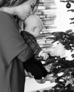 Katarína Štumpfová Instagram - All I want for christmas is a silent night🤪❤️🎄 #firstchristmas
