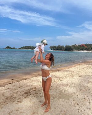 Katarína Štumpfová Instagram - Life is better with Bruno ❤️ and of course in bikinis 😜🌴 #kohsamui #holiday