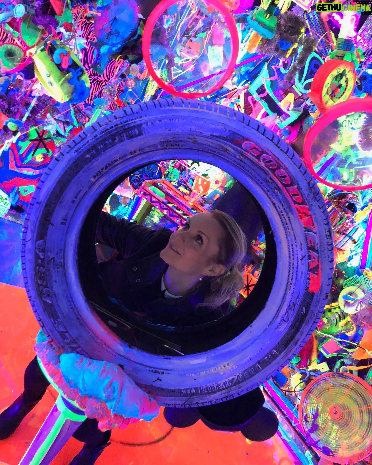 Kate Reinders - 4.8K Likes - Do you see the hidden Mickey? (and yes that’s my head in a tire..)
Happy head-in-a-tire Tuesday! 💖