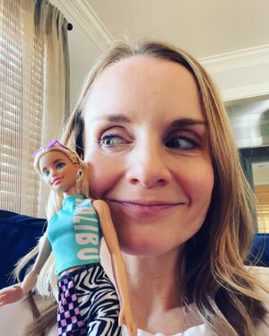 Kate Reinders Instagram - Santa brought me a @barbie !! He knows me so well!  Merry happy merry happy and Love to you all from me and Ms. Malibu! 💖🎄💖👙🏖💖