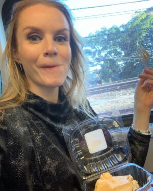 Kate Reinders Instagram - Two words: PUMPKIN. CHEESECAKE.
🧡🍰