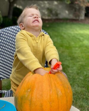 Kate Reinders Instagram - May I present: Luke’s “jack-O-lantern face”. In it to win it! 

You’ve got one week left to get your pumpkin-in’ on! Have fun! 🧡