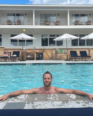 Kate Rockwell Instagram - Ran away to @wylderhotelwind for a little R&R to celebrate my birthday 🥳 (I’m also calling it our mini babymoon since all our other efforts have been thwarted😂). 🥐⛱☀️