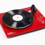 Kate Bush Instagram – @recordstoreday have announced this year’s fund raising activities supporting their official 2024 charity partner, @warchilduk 

Fans now have a chance to win a one-off Rega Planar 3 turntable deck signed by Kate, who is this year’s RSD Ambassador.

Details: https://www.katebush.com/news_article/record-store-day-20-04-2024/ and link in bio.
