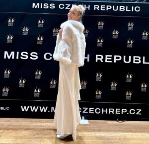 Kate Cast Instagram - The sky is not the limit. We are limitless and so are our dreams, we must never doubt ourselves. 

Thank you for such an amazing night @missczechrepublic 
@lplifeonline @charlotte_shoots 

1,2,or 3…? ❤️ 

Interview link

https://www.lp-life.cz/zname-nejkrasnejsi-divku-roku-2023

https://www.lp-life.cz/k/aktuality/aktualne