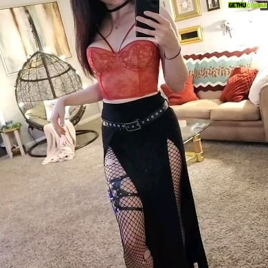 KateLynn E. Newberry - 8.6K Likes - This is annoying. Sorry y'all.