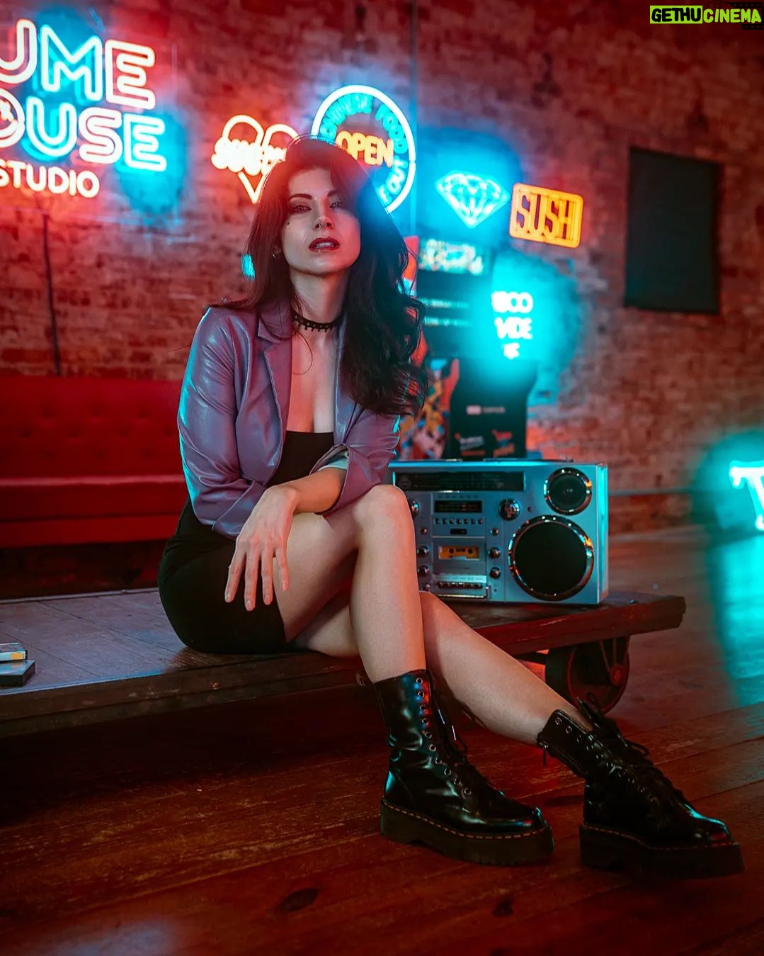 KateLynn E. Newberry - 3.2K Likes - Pro tip: make sure your outfit is cute, so if you die that day....your ghost will be cute while you're haunting someone's son.
📸 @the_donnie_darko
