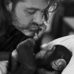 Kate Mara Instagram - 🖤
@liberiachimprescueprotection 

IMPORTANT NOTE: **Chimpanzees are not and should not be pets or forced to live with humans.** The chimpanzee orphans at LCRP's sanctuary in West Africa are victims of the bushmeat and illegal pet trade. Their mothers were tragically killed by poachers and require around the clock care. Thanks to the dedicated caregivers and staff, the orphans are being rehabilitated so that they will be able to thrive with others in a natural and safe environment when they’re older.  Please support LCRP’s efforts to rescue chimpanzees in need to keep wild chimps wild. 🧡