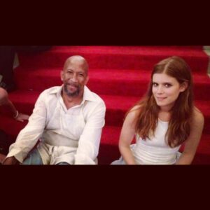 Kate Mara Instagram - 9 years ago on a night shoot with the incomparable Reg E Cathey.
Had the joy of working with this amazing man twice..will never forget him❤️
