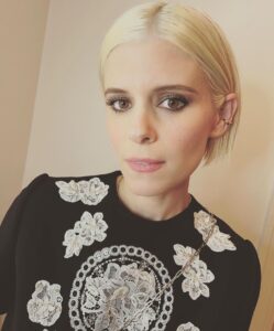Kate Mara Instagram - New hair 🙋🏼 Also, go watch @ateacherfxonhulu if you haven’t already👩🏼‍🏫✏️