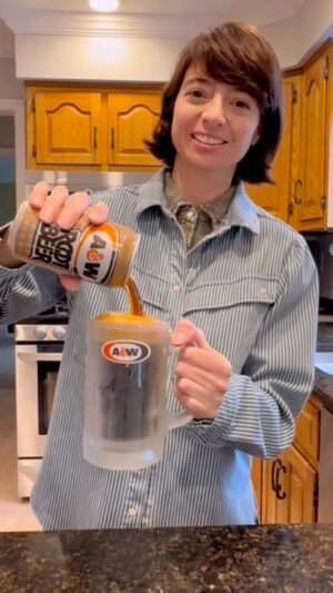 Kate Micucci Instagram - Who doesn’t love a delicious root beer?